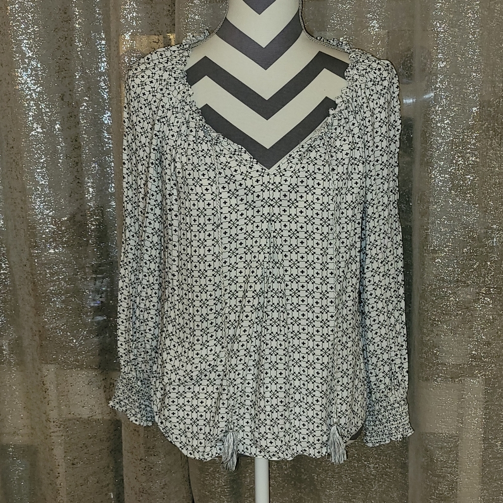 Max Studio Black and White Peasant Top